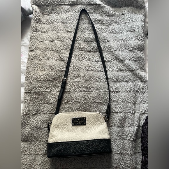 COPY - Kate Spade black and white crossbody - Picture 2 of 5